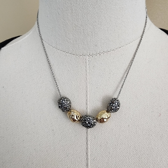 Silver/Gold Jeweled Beaded Necklace - Picture 4 of 8